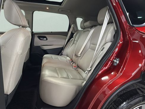 Used 2023 Nissan Rogue SL w/ SL Premium Package image 30