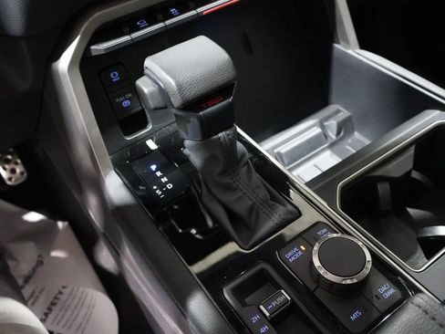 Used 2023 Toyota Tundra Limited image 28