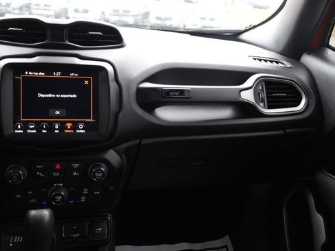 Used 2021 Jeep Renegade Latitude w/ Luxury Group II AWD/4WD image 24