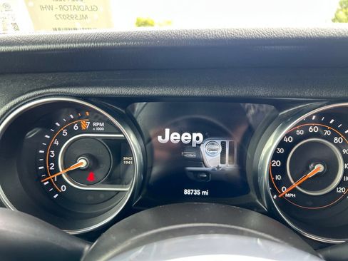 Used 2021 Jeep Gladiator Overland AWD/4WD image 18