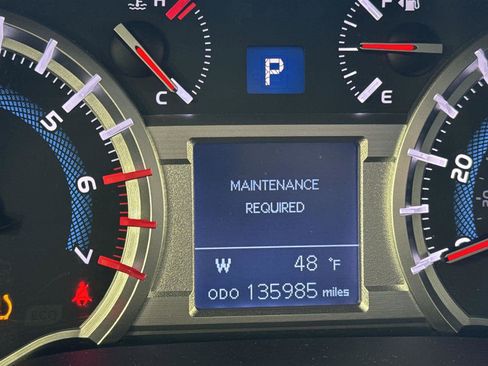 Used 2015 Toyota 4Runner Limited image 31