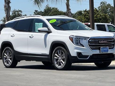 Used 2023 GMC Terrain SLT AWD/4WD image 2