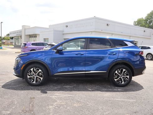 Used 2025 Kia Sportage EX AWD/4WD image 4