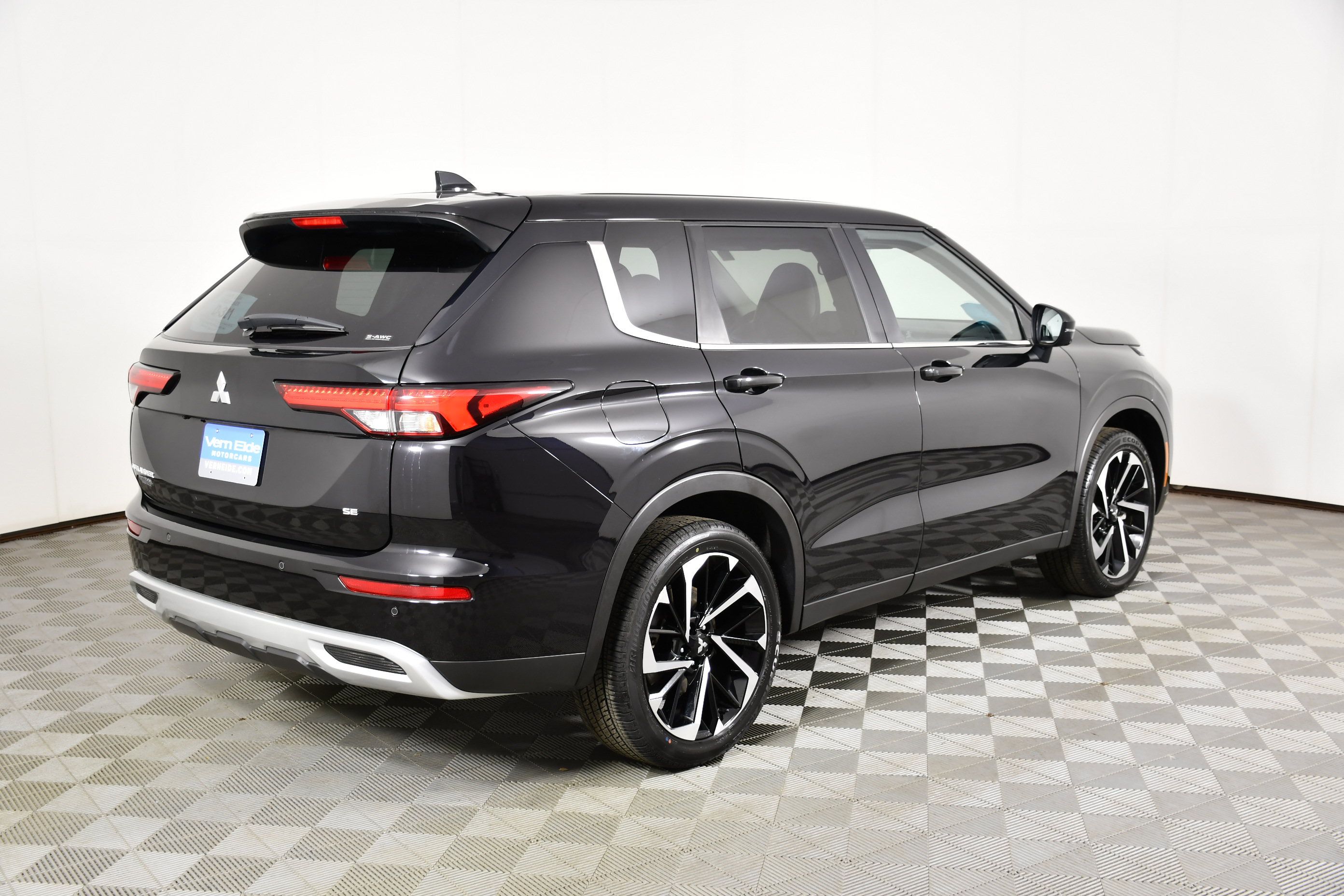 Used 2024 Mitsubishi Outlander SE AWD/4WD image 6