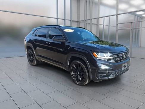Used 2022 Volkswagen Atlas Cross Sport SEL R-Line AWD/4WD image 2