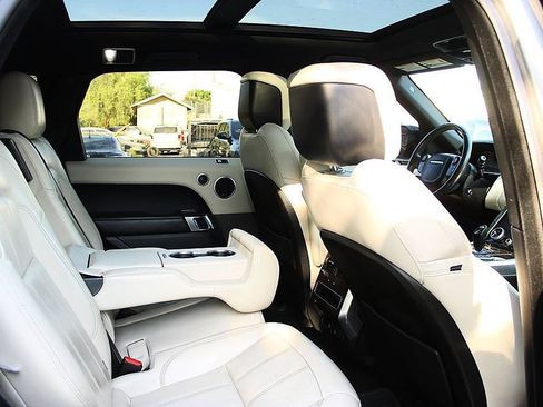 Used 2019 Land Rover Range Rover Sport HSE AWD/4WD image 19