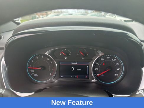 Used 2023 Chevrolet Traverse LT image 12