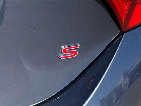 Used 2016 Toyota Corolla S image 10