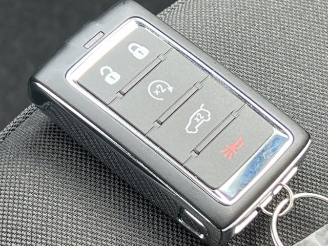 Used 2025 Jeep Grand Cherokee Laredo X w/ Luxury Tech Group I AWD/4WD image 32