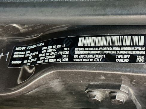 Used 2018 Jeep Renegade Latitude w/ UConnect 8.4 Nav Group image 12