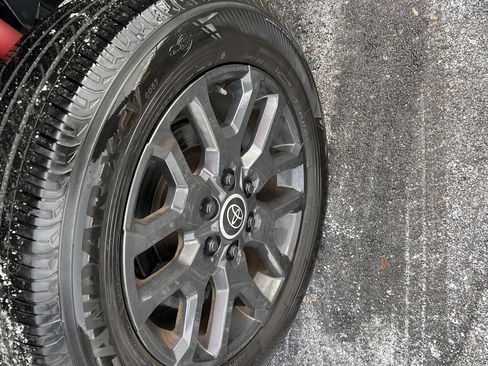 Used 2024 Toyota Tundra Platinum image 27