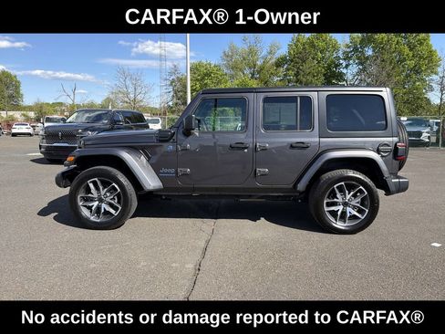 Used 2024 Jeep Wrangler Unlimited w/ Convenience Group AWD/4WD image 2