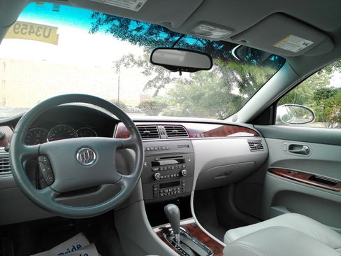 Used 2007 Buick LaCrosse CXL w/ Chromed Appearance Package FWD image 9