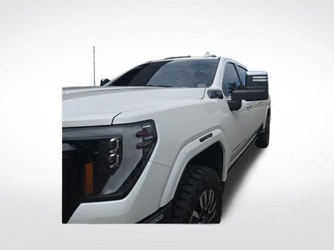 Used 2025 GMC Sierra 2500 Denali Ultimate AWD/4WD image 4
