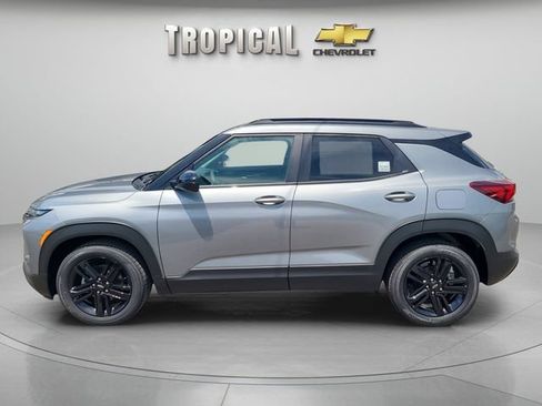 New 2026 Chevrolet TrailBlazer LT w/ Midnight Edition FWD image 2