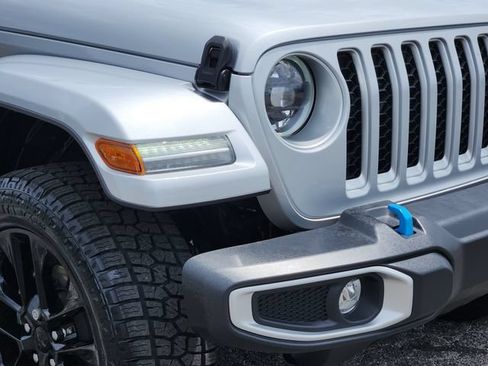 Used 2023 Jeep Wrangler Unlimited Sahara w/ Cold Weather Group AWD/4WD image 9