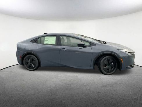 New 2026 Toyota Prius Plug-In Hybrid FWD image 12