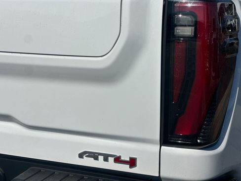 Used 2025 GMC Sierra 2500 AT4 w/ Technology Package AWD/4WD image 33