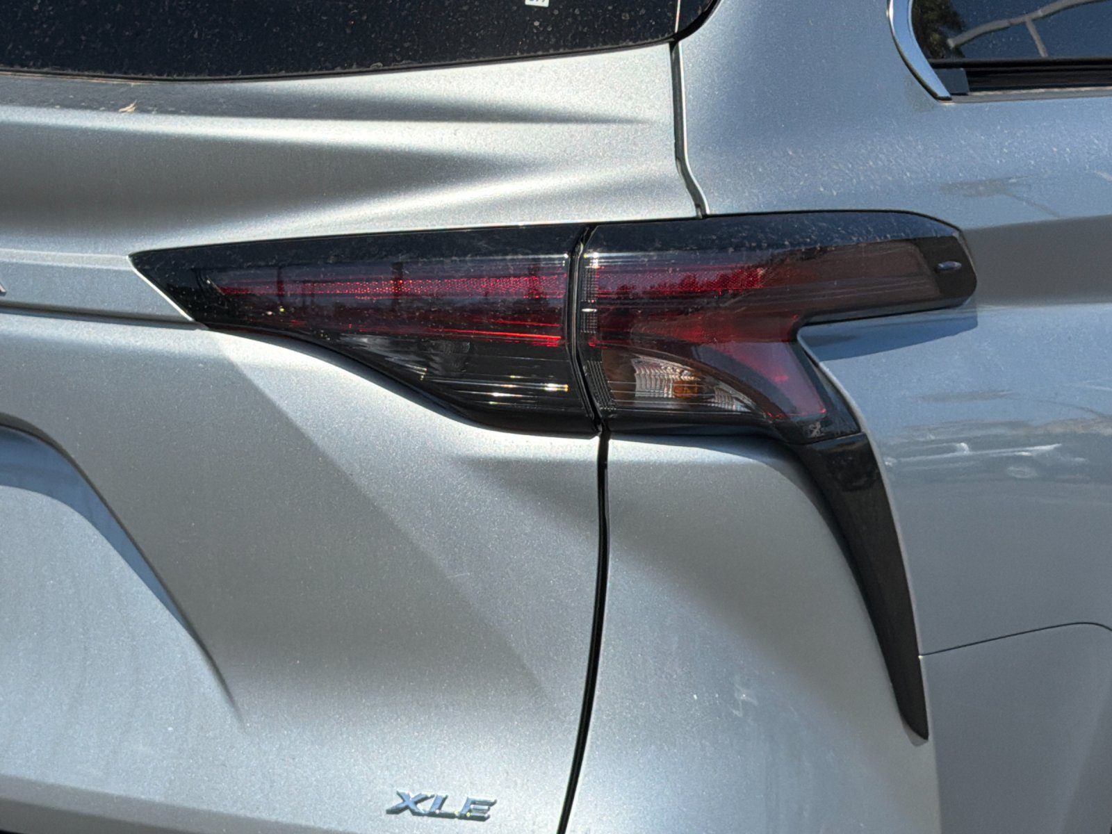 Used 2025 Toyota Sienna XLE w/ XLE Plus Package FWD image 26