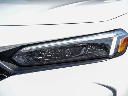 Used 2025 Honda Civic Sport image 5