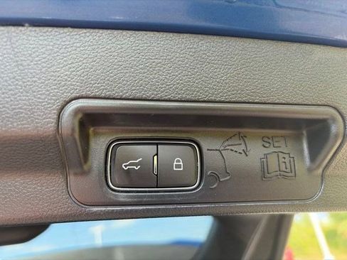 Used 2021 Ford Explorer XLT AWD/4WD image 37