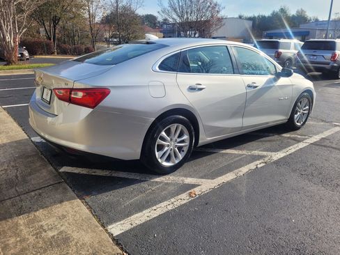 Used 2016 Chevrolet Malibu LT image 8
