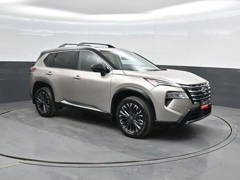 New 2026 Nissan Rogue Platinum image 4