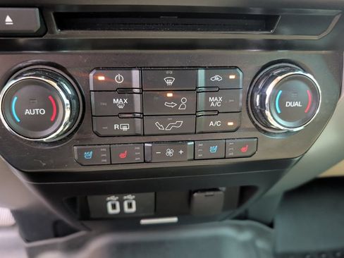 Used 2017 Ford F150 Lariat AWD/4WD image 12