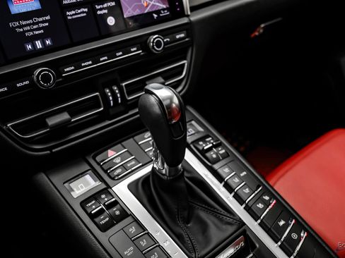 Used 2021 Porsche Macan AWD/4WD image 50