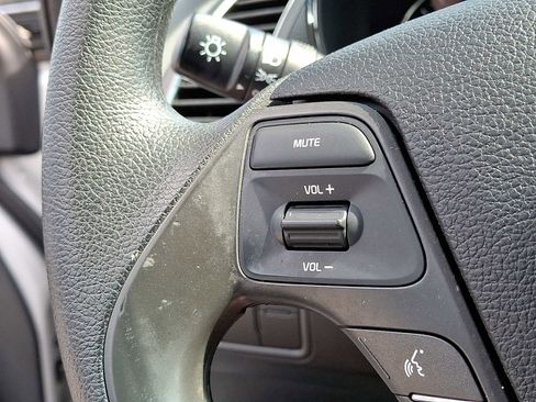 Used 2017 Kia Forte LX image 18