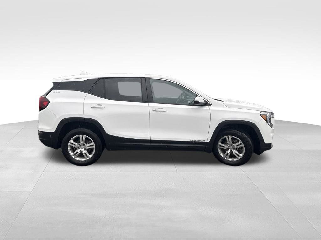 Used 2023 GMC Terrain SLE AWD/4WD image 5