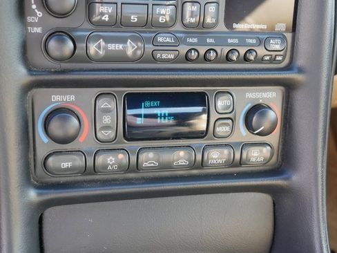 Used 2001 Chevrolet Corvette Convertible w/ Preferred Equipment Group1 image 15