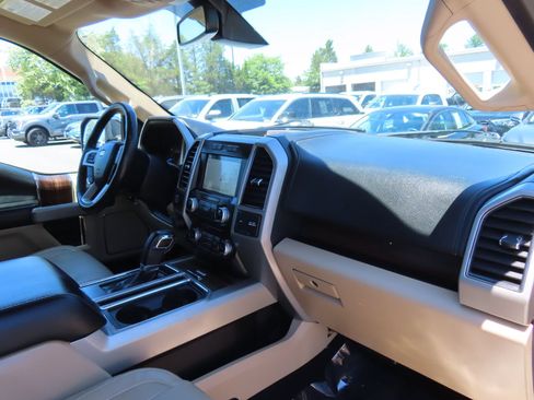 Used 2017 Ford F150 Lariat w/ Equipment Group 502A Luxury AWD/4WD image 19