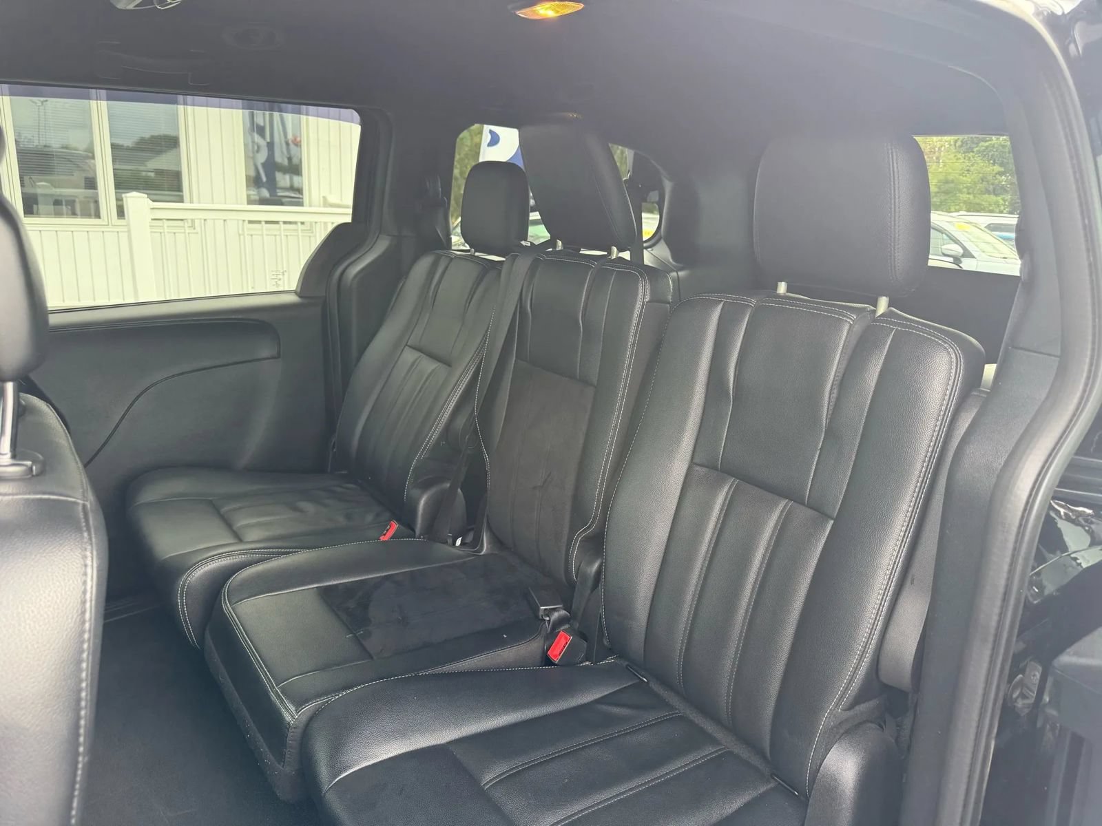 Used 2014 Dodge Grand Caravan SXT FWD image 25