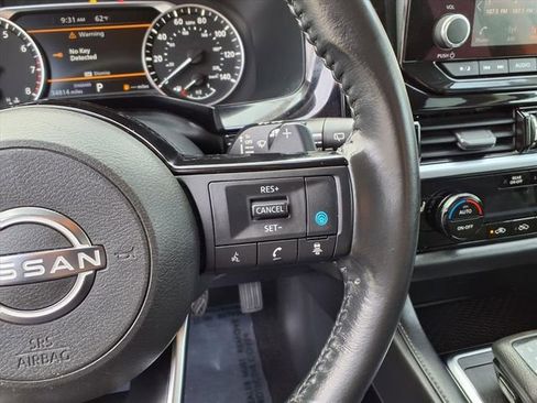 Used 2022 Nissan Pathfinder SV image 18