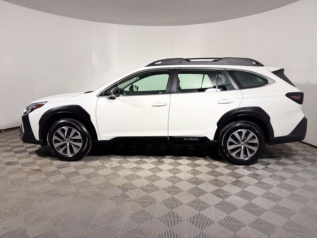 Used 2024 Subaru Outback AWD/4WD image 3