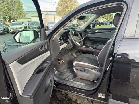New 2026 Volkswagen Atlas Peak Edition AWD/4WD image 24
