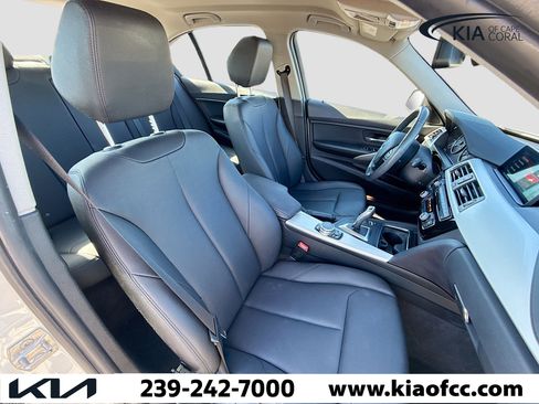 Used 2017 BMW 320i xDrive 320i xDrive image 14