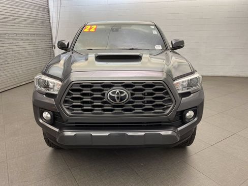 Used 2022 Toyota Tacoma TRD Sport w/ Technology Package AWD/4WD image 3