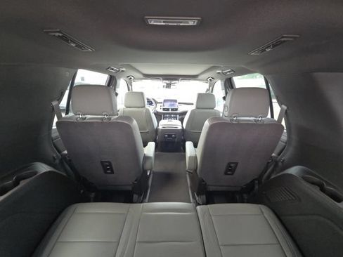 Used 2023 Chevrolet Tahoe Z71 w/ Z71 Off-Road Package AWD/4WD image 15