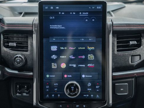 Used 2024 Ford Expedition Max Limited image 32