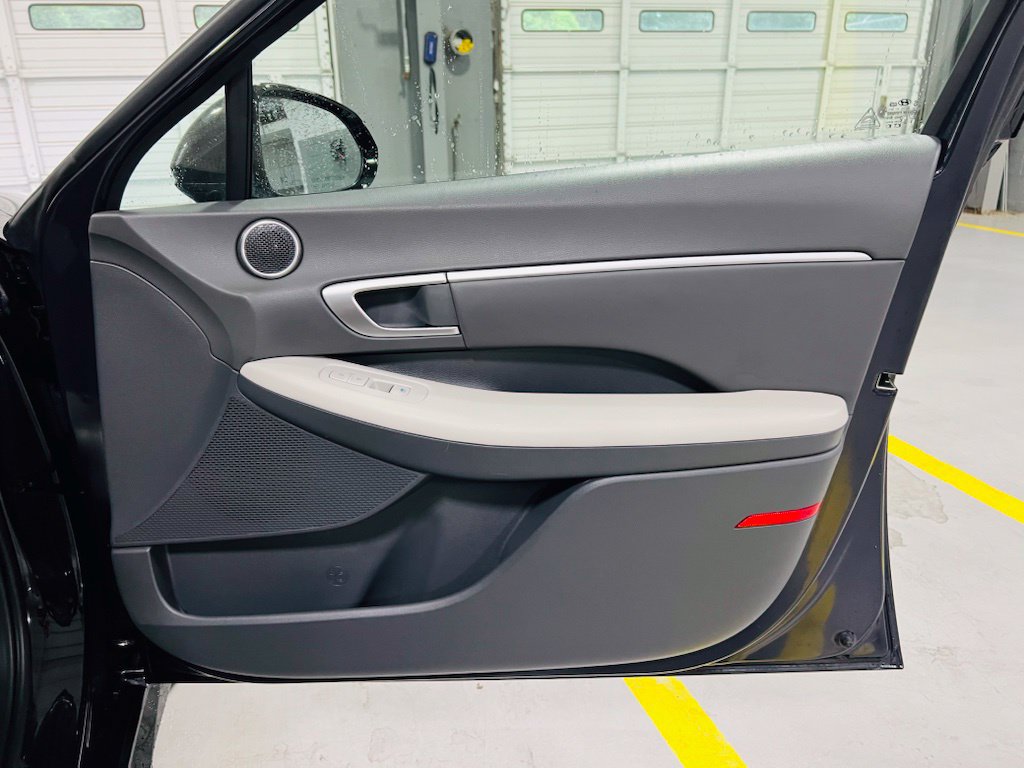 Used 2025 Hyundai Sonata SEL FWD image 30