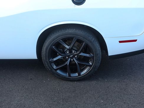 Used 2021 Dodge Challenger SXT w/ Driver Convenience Group image 10