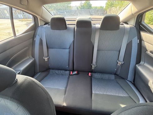 Used 2025 Nissan Versa SV FWD image 37
