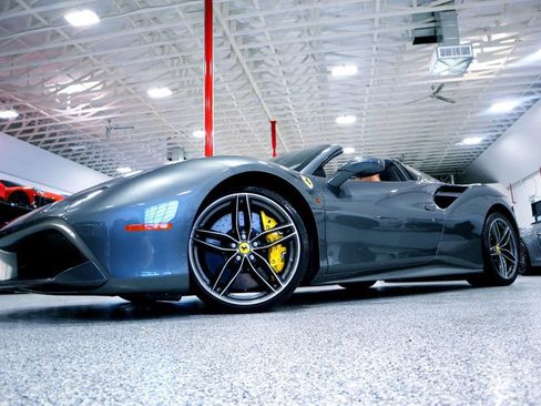 Used 2017 Ferrari 488 Spider RWD image 5