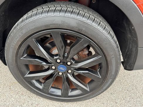 Used 2019 Ford Escape SE image 7