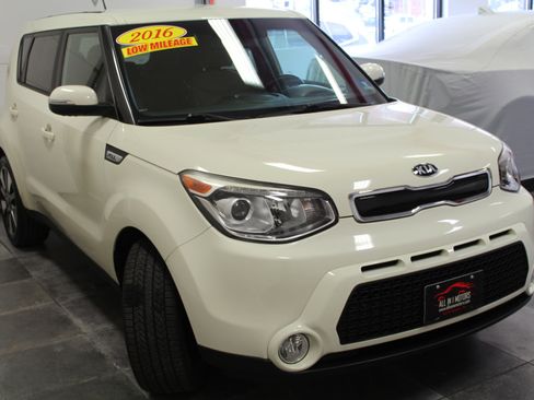 Used 2016 Kia Soul ! w/ Umber Package 1 image 3