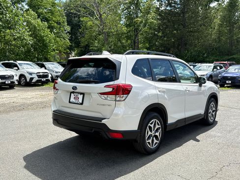 Certified 2023 Subaru Forester Premium AWD/4WD image 6