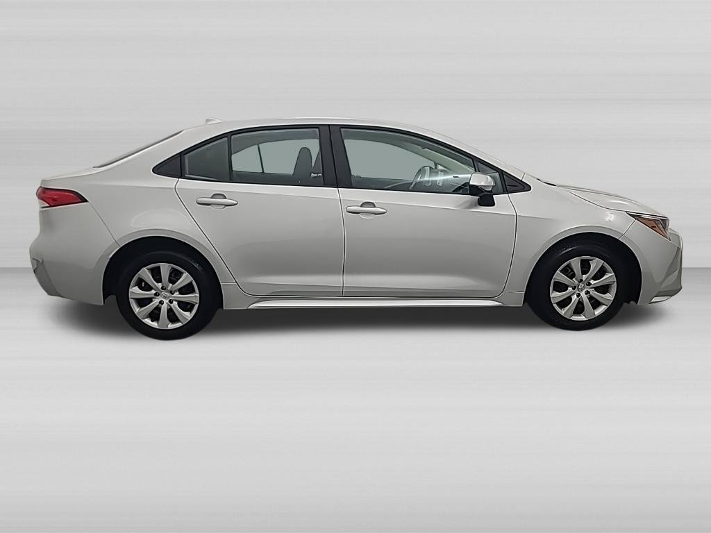 Used 2025 Toyota Corolla LE FWD image 3