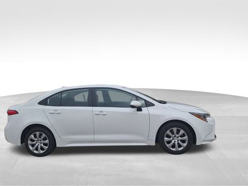 Used 2024 Toyota Corolla LE image 6